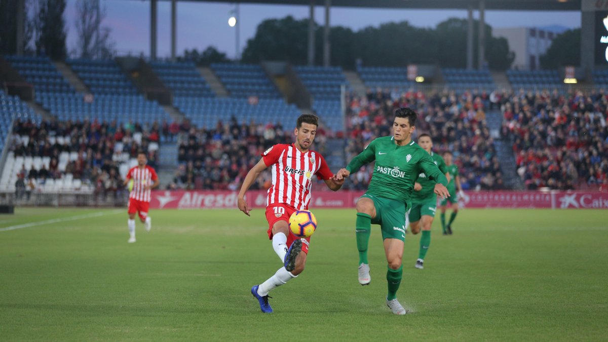 Juan Carlos Real en el partido ante el Sporting.