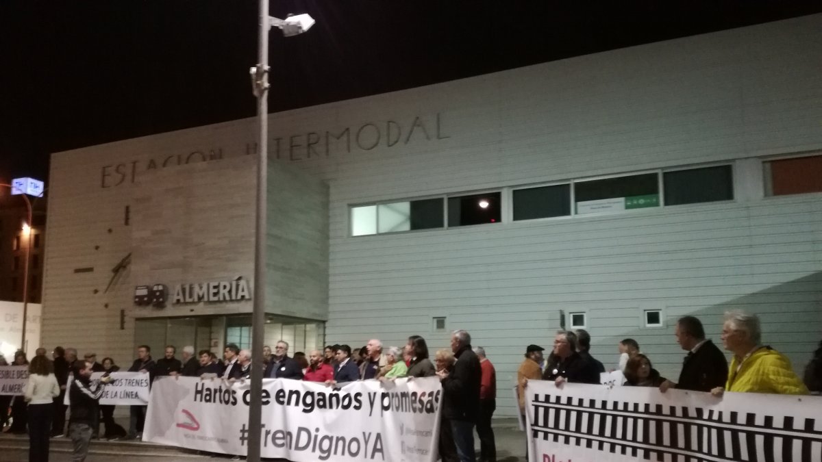 La Mesa desplegó de nuevo sus pancartas para pedir inversiones