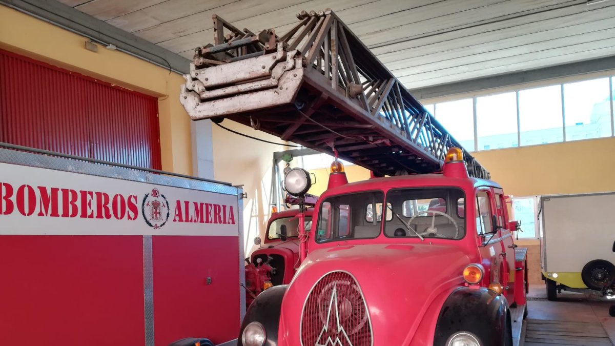 El Club de Vehículos Antiguos restaurará los camiones de bomberos.