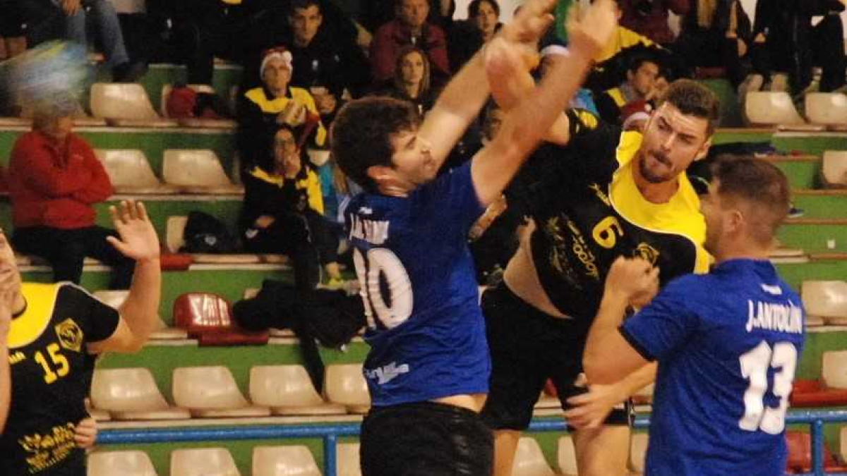 Los jugadores almerienses lo intentaron en todo momento.