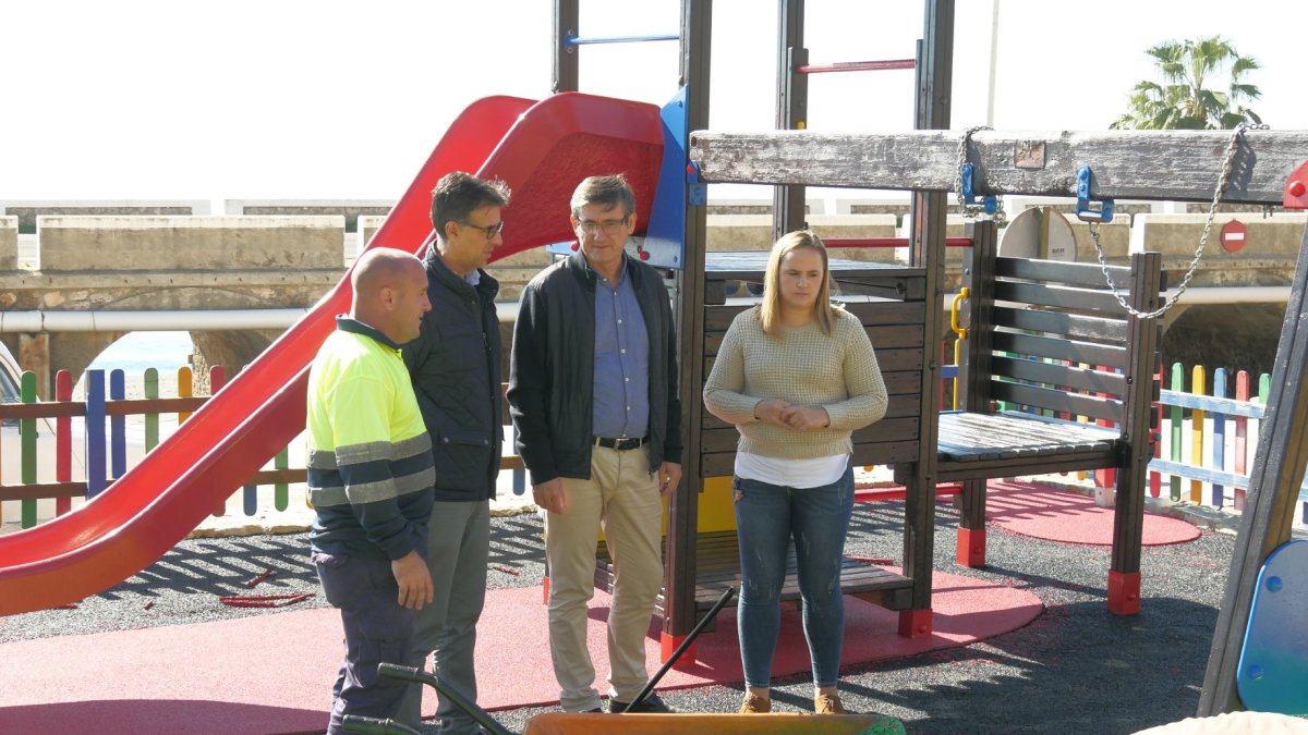 Visita al nuevo parque de Adra.