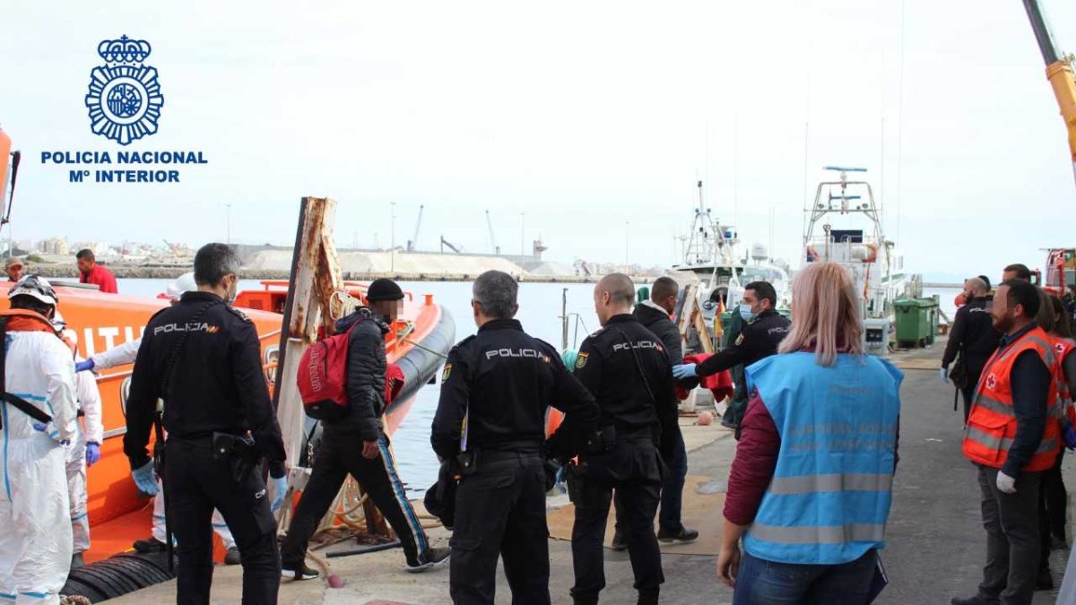 La embarcación salió de Nador.