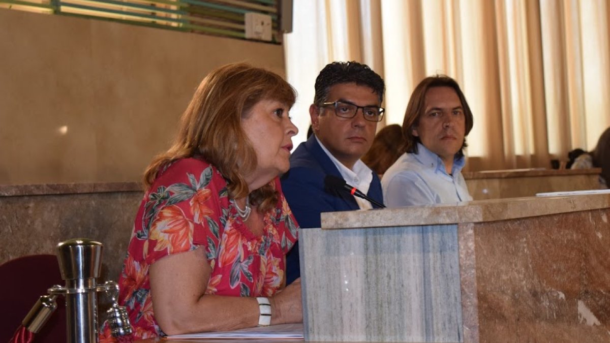 Mabel Hernández junto a los hasta ahora compañeros en el Grupo Municipal Ciudadanos.