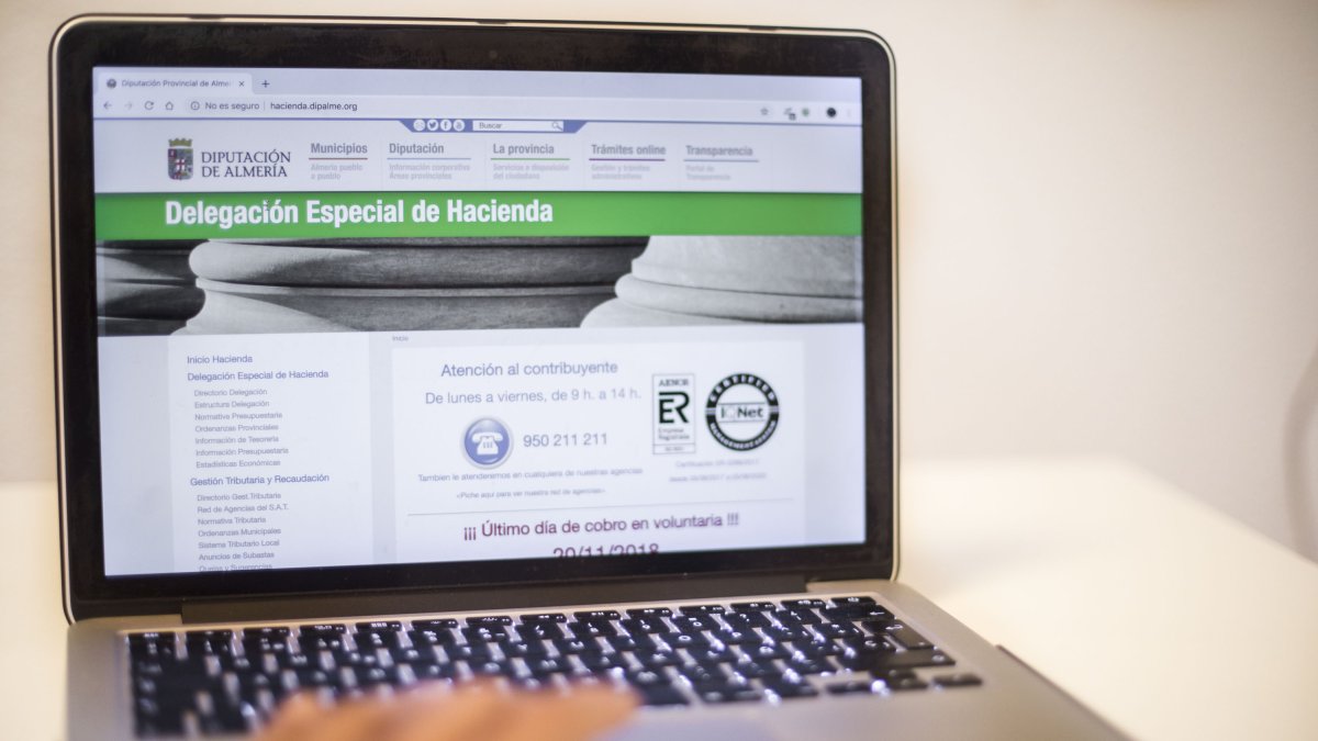 La web para estas gestiones es www.hacienda.dipalme.org.