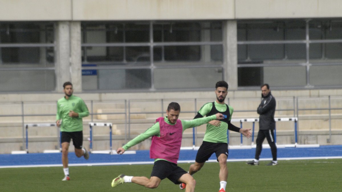 Joaquín Arzura en el entrenamiento del Almería este miércoles.