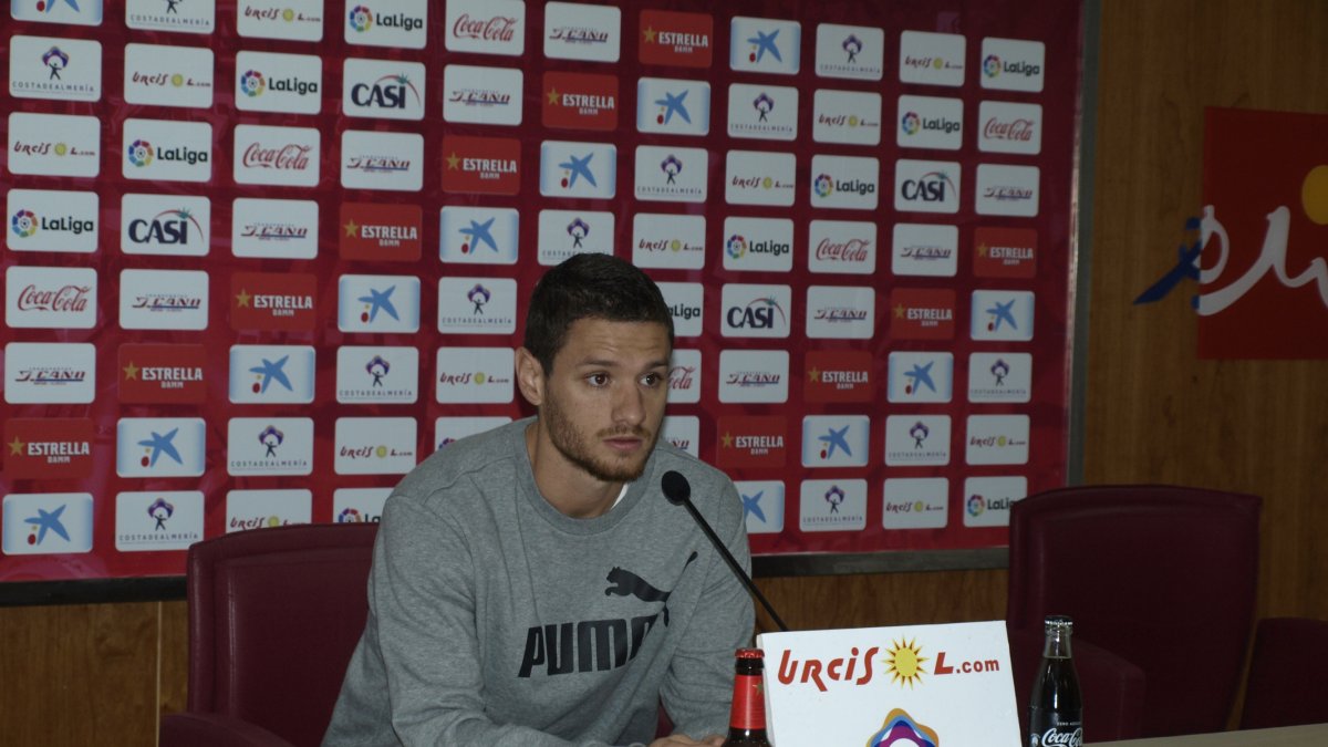 Joaquín Arzura en rueda de prensa.