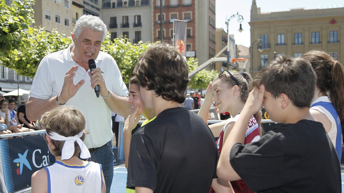 Fernando Romay volverá a visitar Almería.