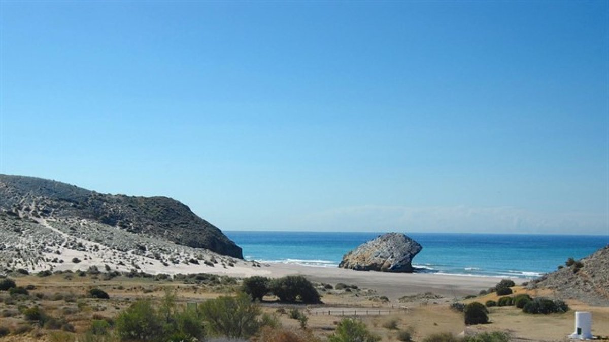 Playa de Mónsul, en el Parque Natural Cabo de Gata- Níjar.