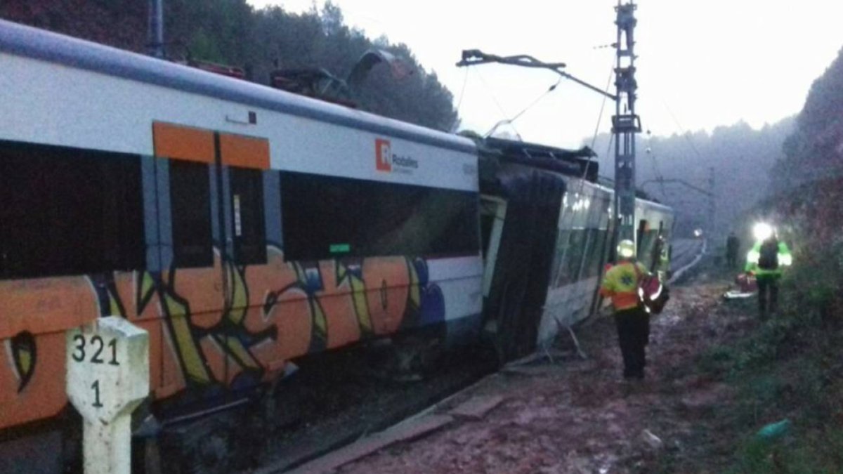 Primeras imágenes del accidente ferroviario. / Bomberos