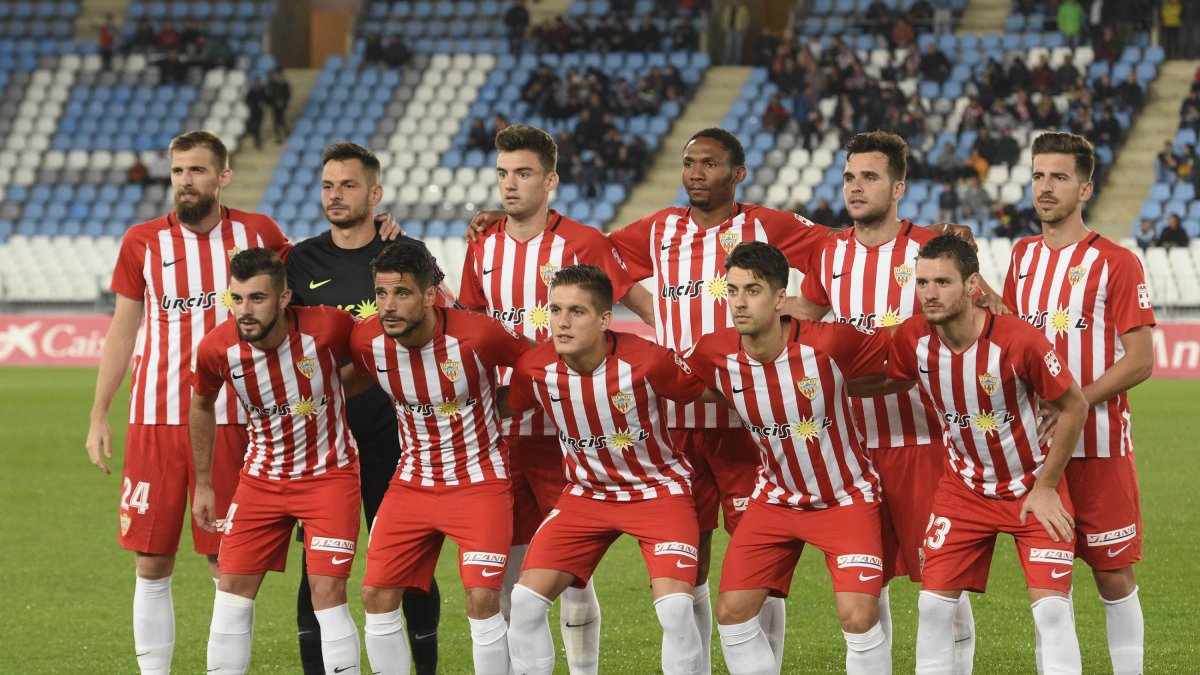 El once del Almería ante el Depor.