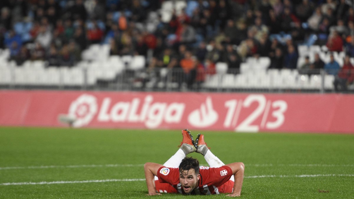 Álvaro Giménez es uno de los fijos en el once del Almería.