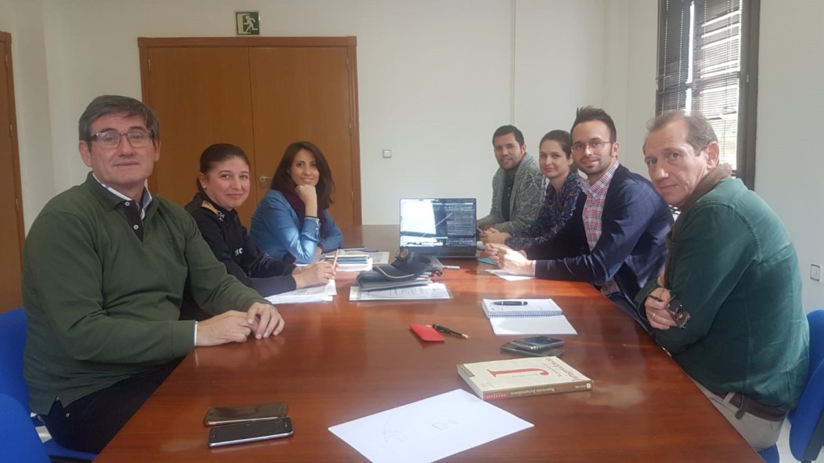 Reunión de trabajo en el Ayuntamiento de Adra.