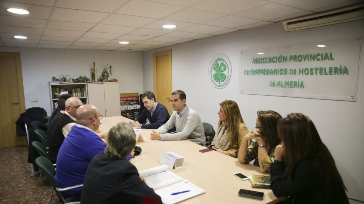 Reunión ayer entre Ayuntamiento y Ashal.