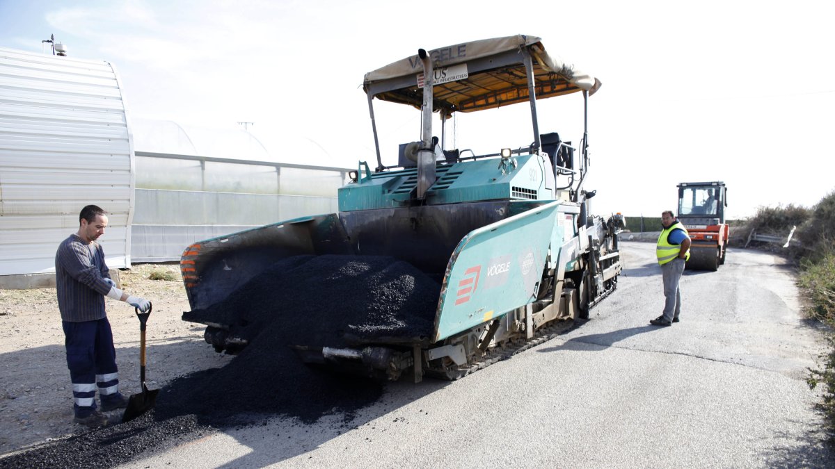 Imagen de caminos rurales asfaltados.