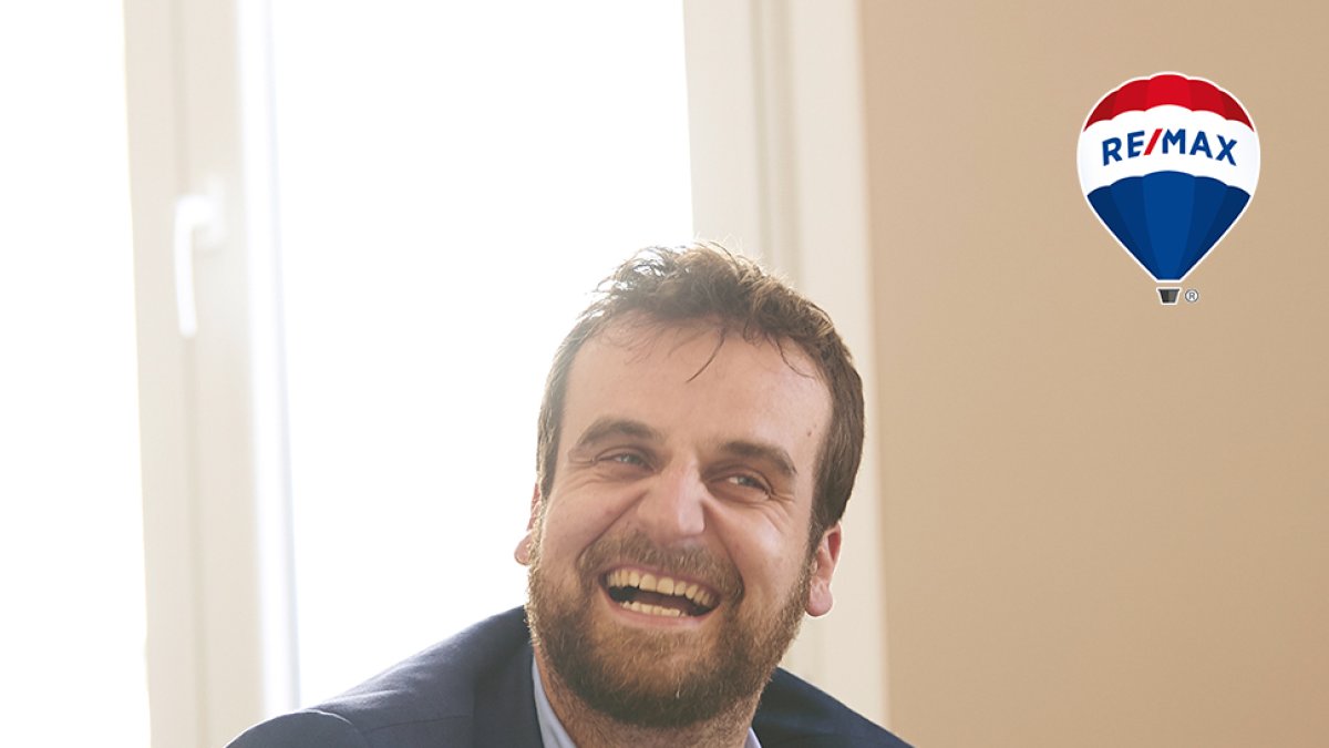 Alberto Alarcón, bróker de RE/MAX Solución.