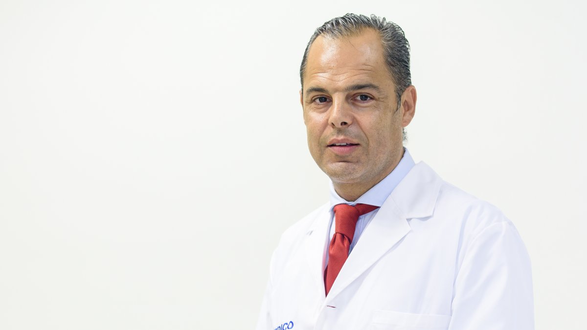 Dr. Marco Antonio Sicilia, Cirujano Maxilofacial y Oral en Vithas Instituto Dental.