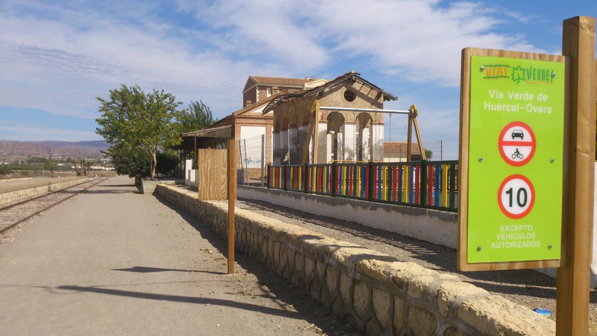 La rehabilitada estación de tren se sumará a la oferta de la Vía Verde.