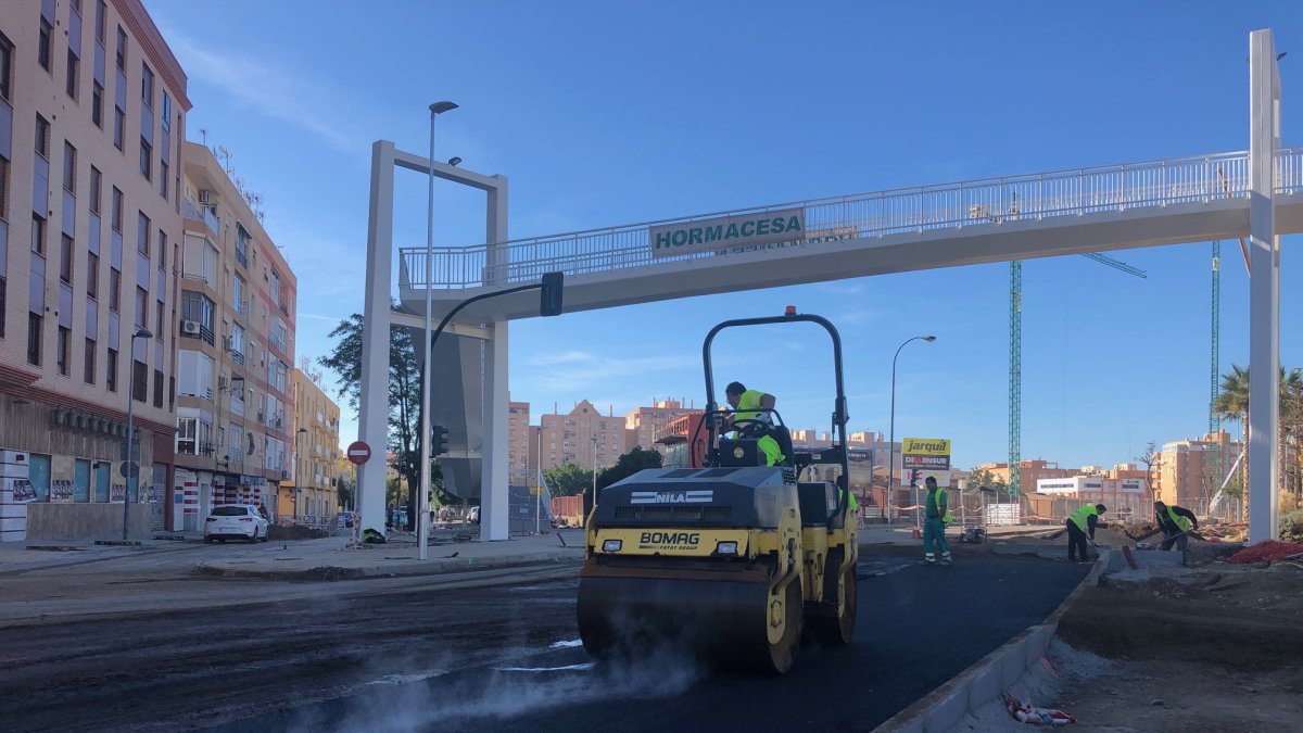 Trabajos de asfaltado en la Carretera Sierra Alhamilla, ayer