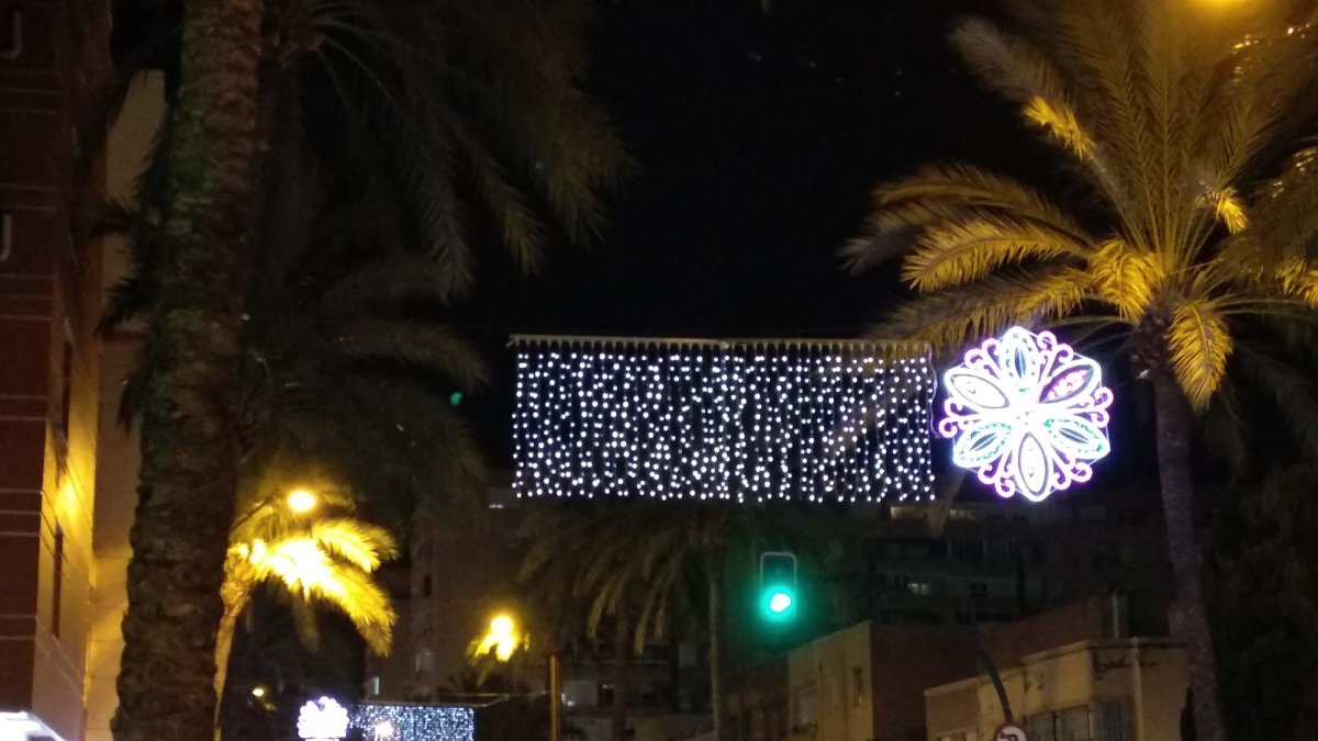 Iluminación de la Avenida Cabo de Gata.