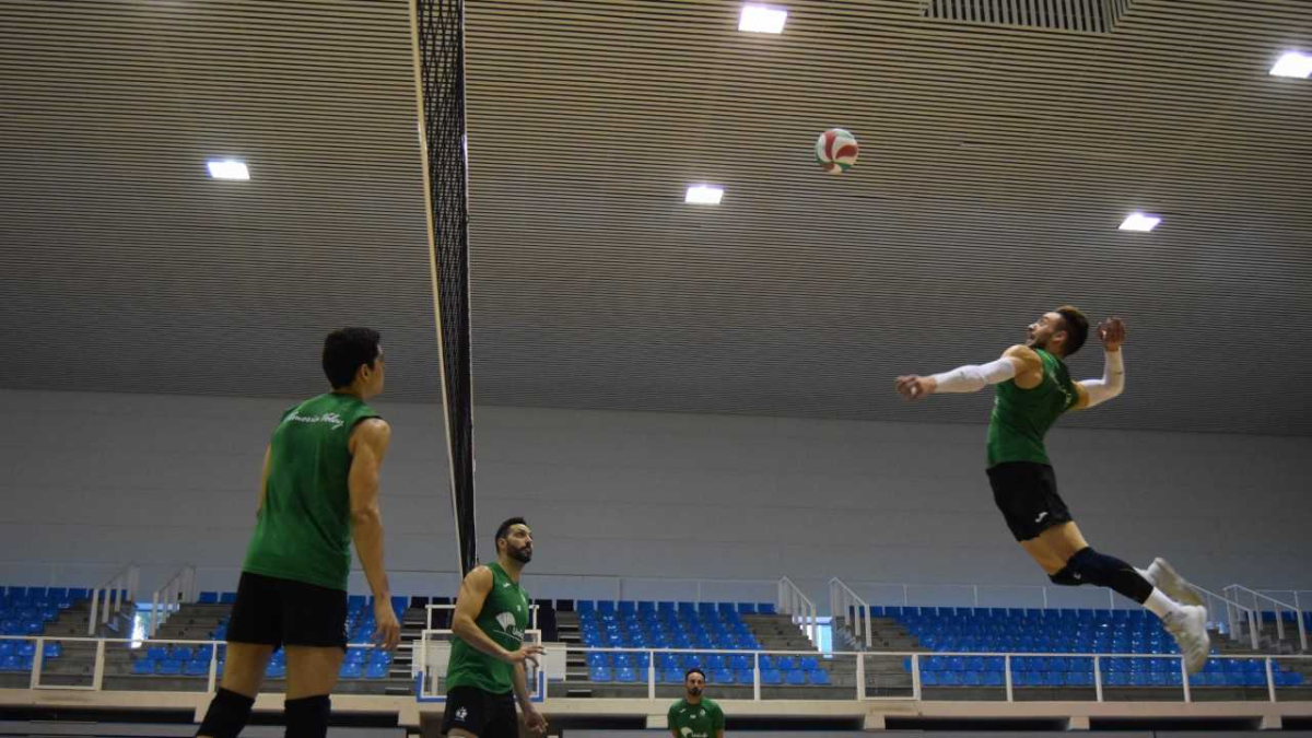 Fran Ruiz en acción de ataque.
