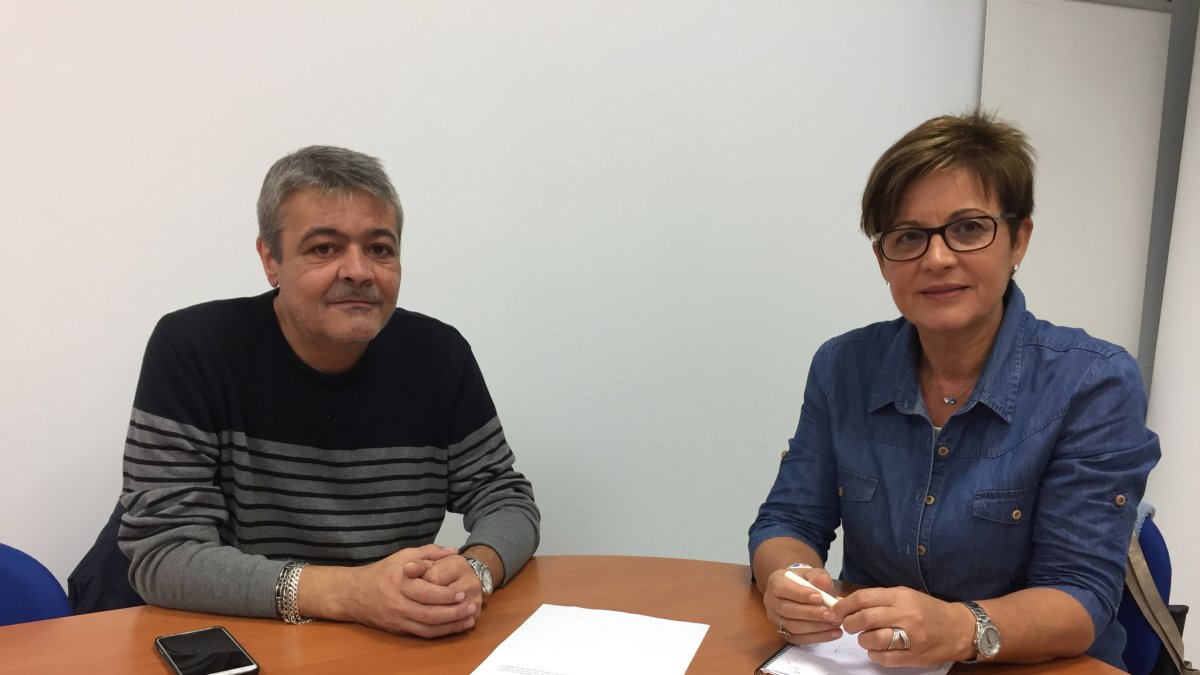 Reunión entre Adriana Valverde, portavoz socialista, y Antonio Mullor, representante.