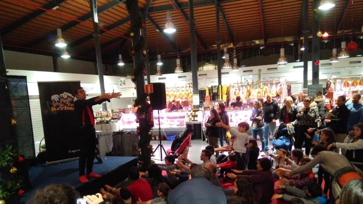 Magia en el Mercado aprovechando los días festivos ofrece diversión para los niños.