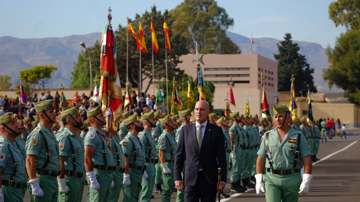 El subsecretario de Defensa y el general jefe de la Brileg presidieron la parada militar.