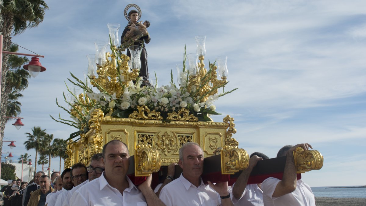 Procesión de San Antonio de Padua por Carboneras.