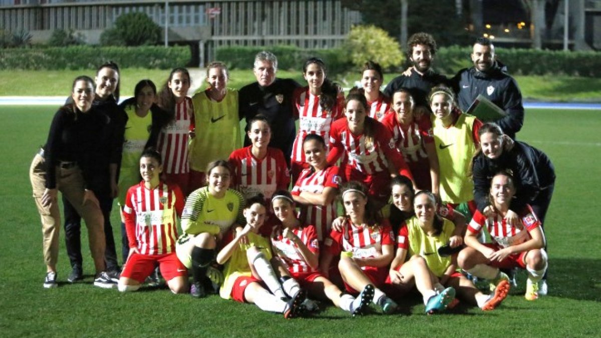 Foto de familia de Almería Femenino.