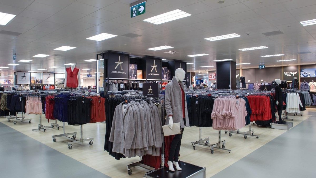 UGT reclama adelantar el cierre los días 24 y 31.