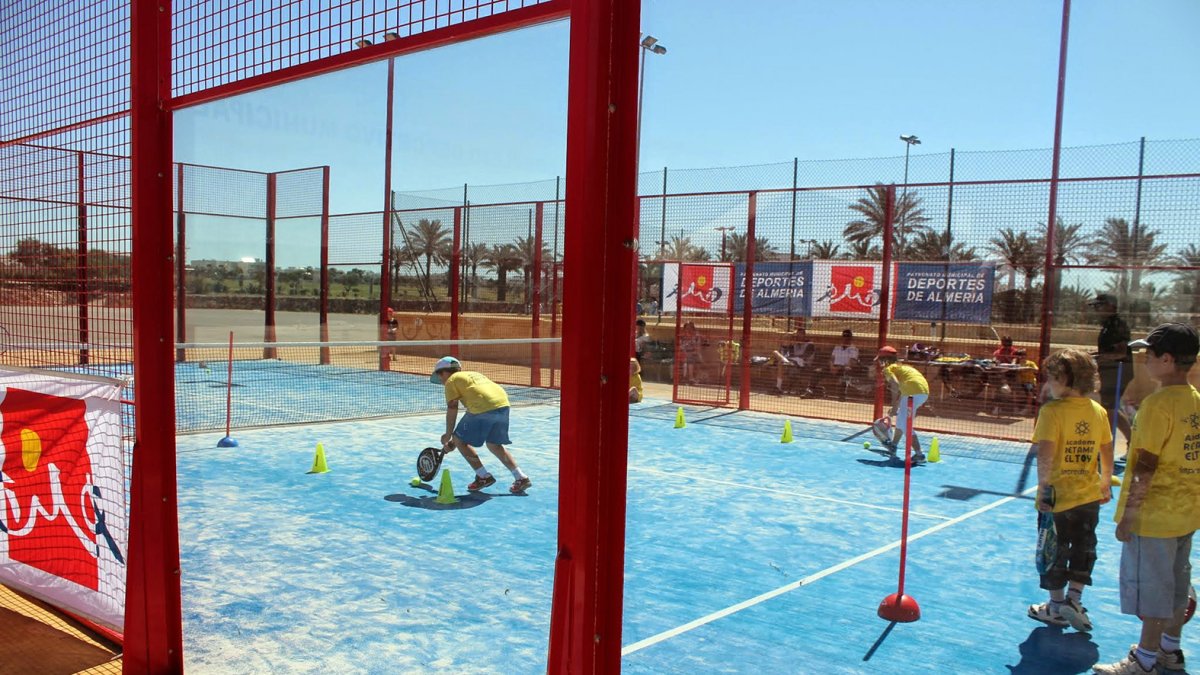 Escuela Municipal de Pádel en Almería.