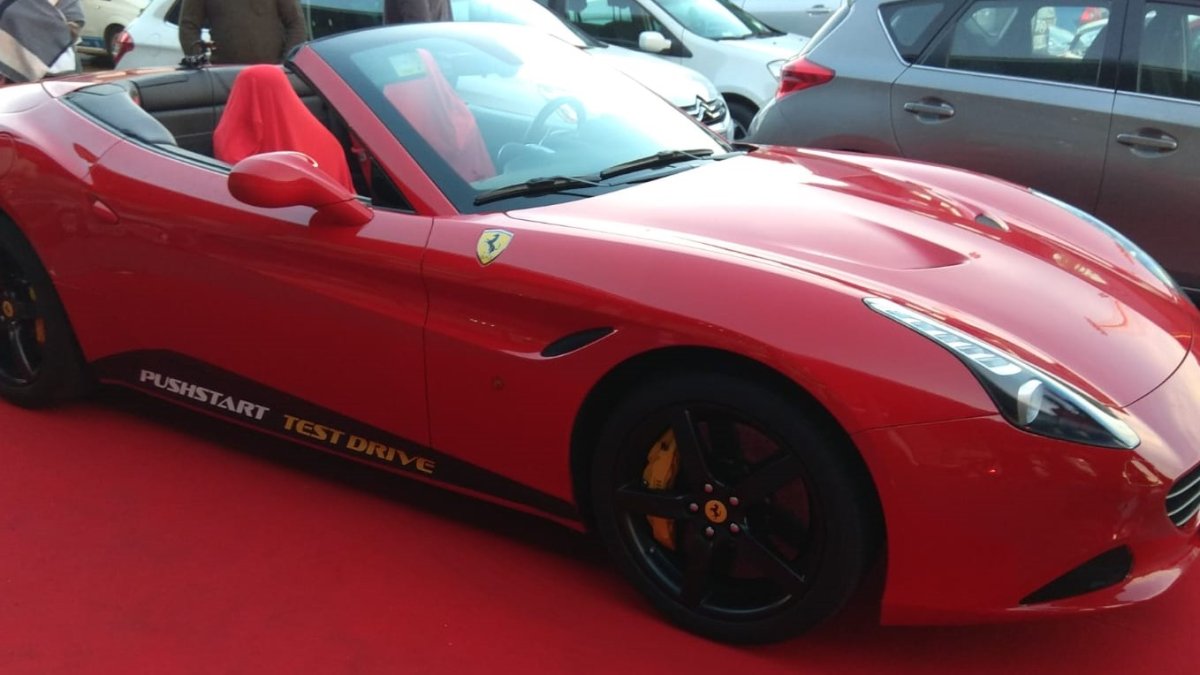 El modelo de Ferrari que se puede disfrutar en Roquetas de Mar.