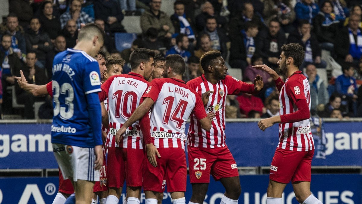 El Almería viene de ganar en Oviedo.