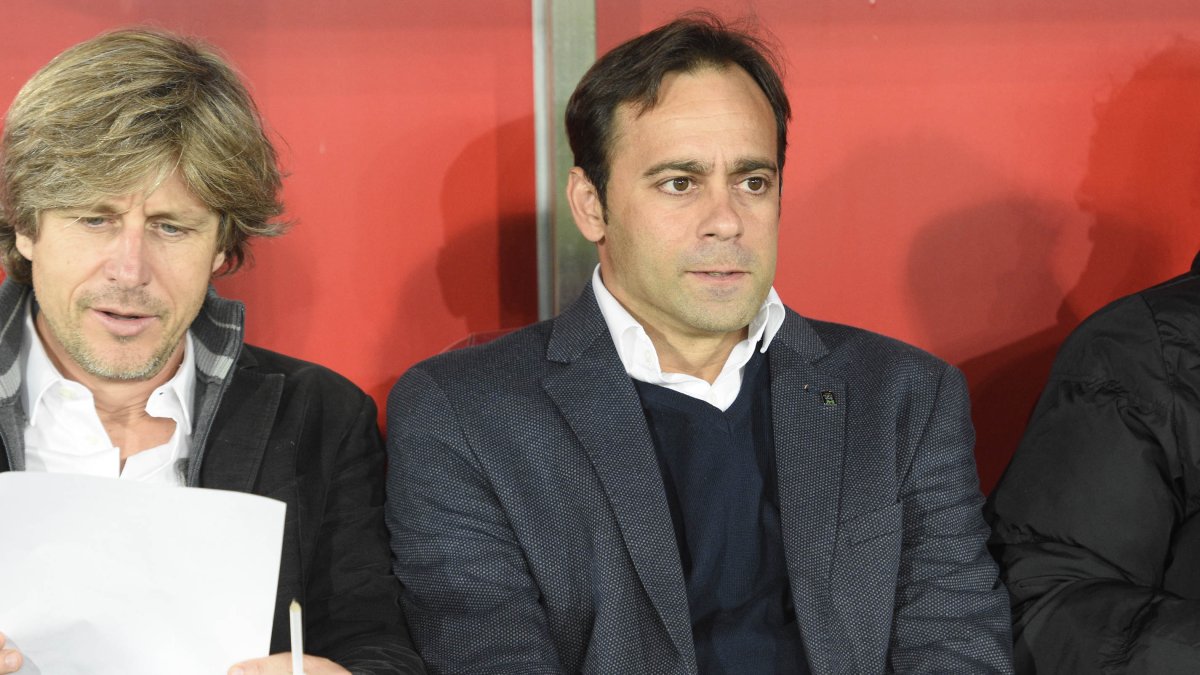 Fran Fernández en el banquillo del Estadio.