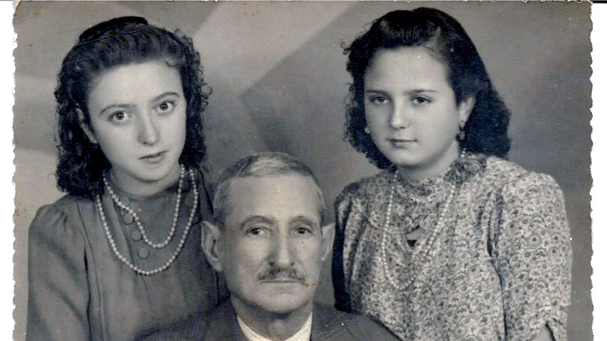 Miguel García de las Ballonas y sus nietas mayores Ana y Maria.