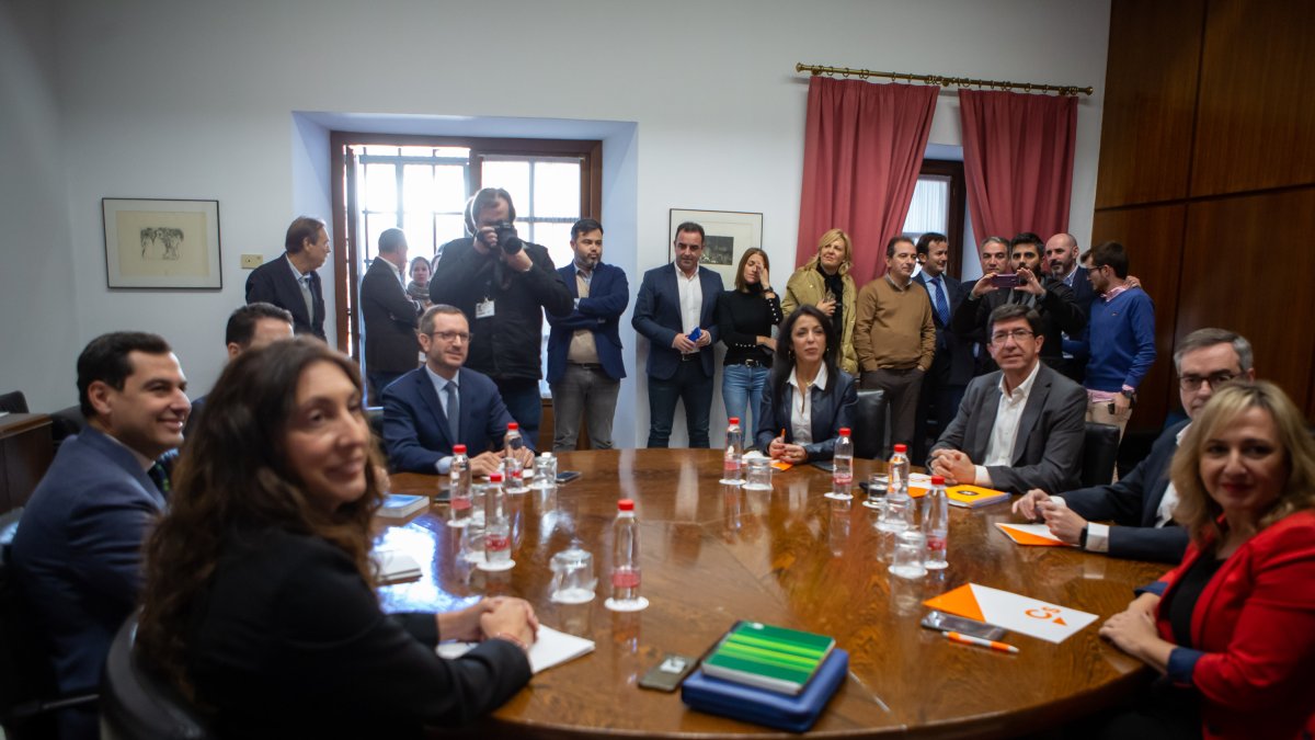 Segunda reunión PP-Cs en el Parlamento andaluz.