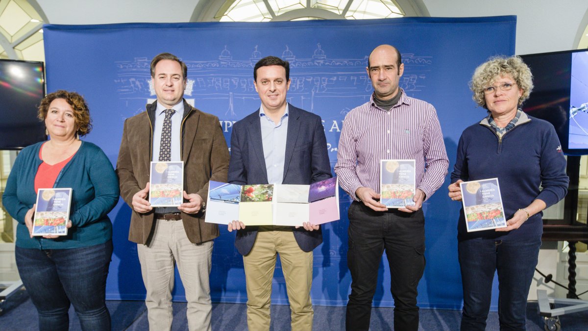 Presentación de la campaña turística Almería tiene Ciencia