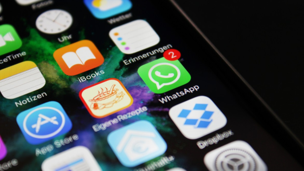 WhatsApp quiere ponerle freno a las noticias falsas.