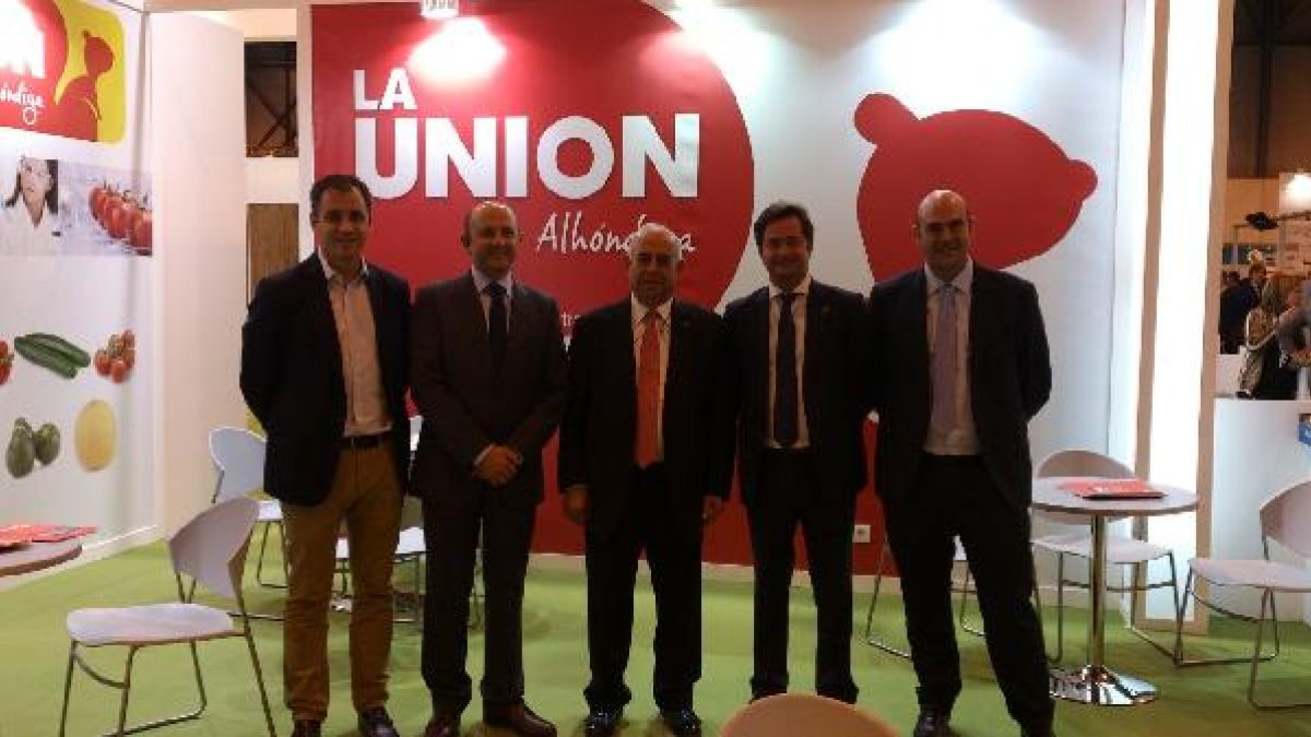 Representantes del Ayuntamiento de El Ejido el año pasado en el stand de La Unión.