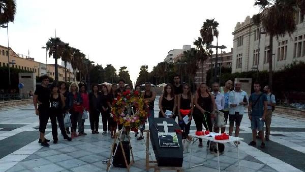 Se concentraron para mostrar su rechazo a esta polémica fiesta.