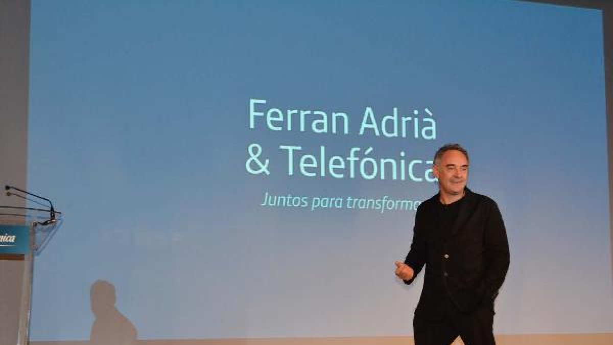 Ferrán Adrián durante una conferencia en 2013 en Almería.