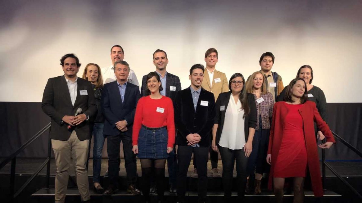 Foto de grupo de los participantes.