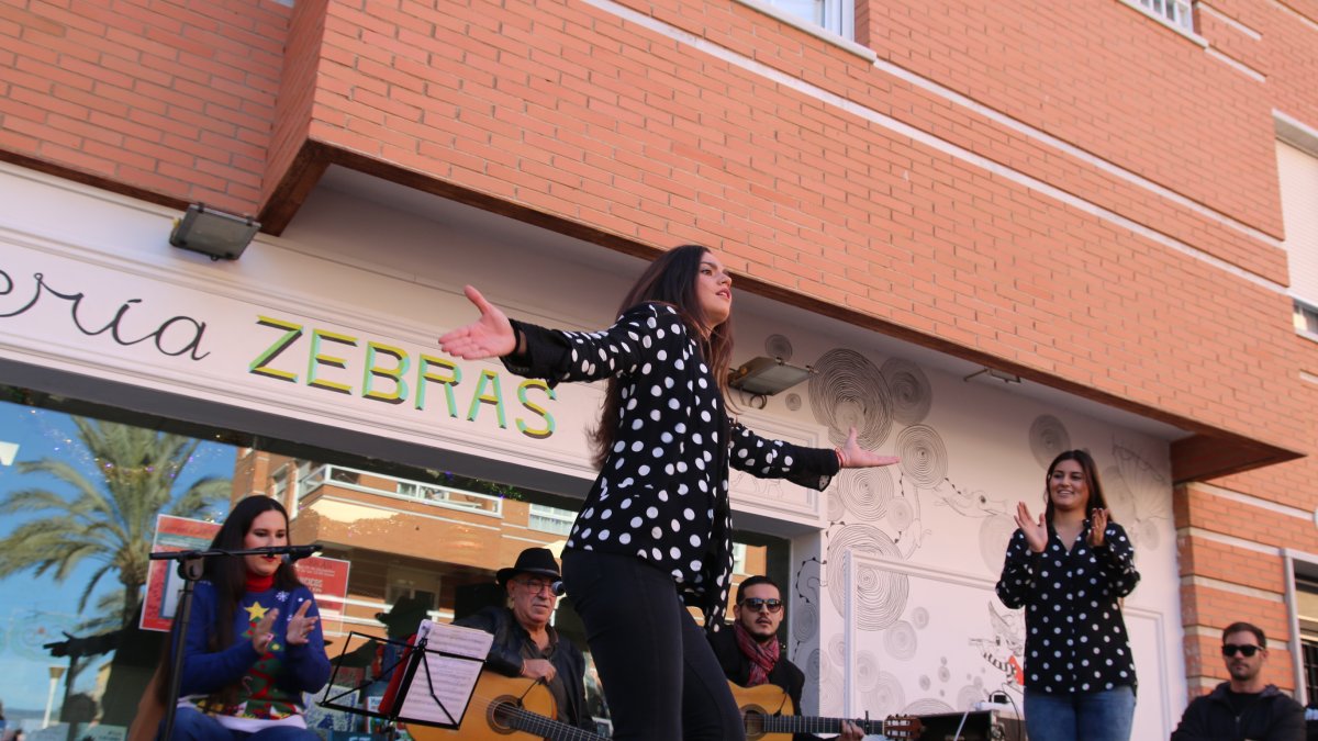 La peña El Morato desplegó un flamenco puro y alegre.