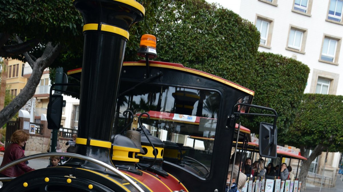 El Tren de la Navidad vuelve a recorrer las calles a partir del miércoles.