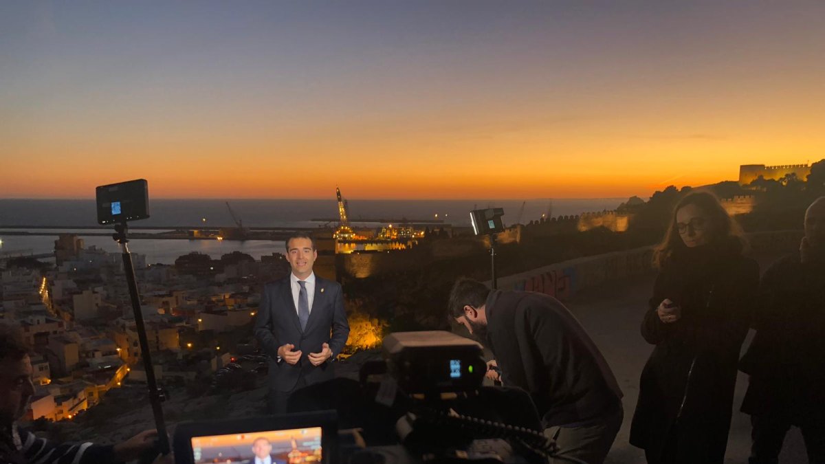 Ramón Fernández-Pacheco, alcalde de Almería, durante su discurso.