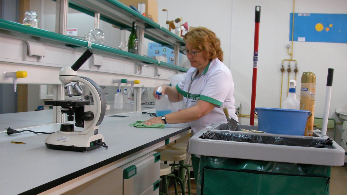 Una trabajadora del Centro Especial de Empleo de Verdiblanca.