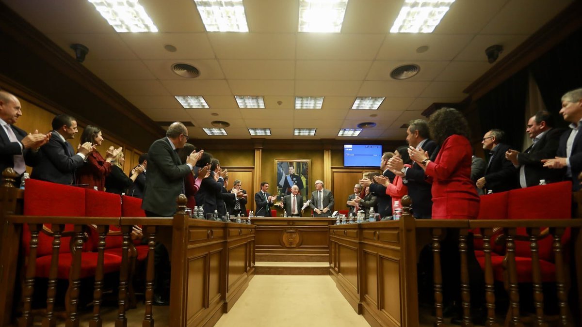Amat se despedía esta mañana de la presidencia de la Diputación de Almería.