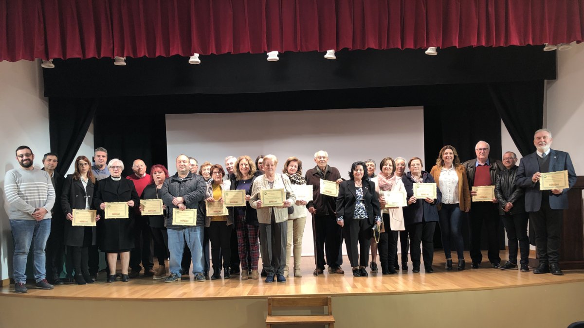 Foto de familia con las autoridades y los propietarios distinguidos.