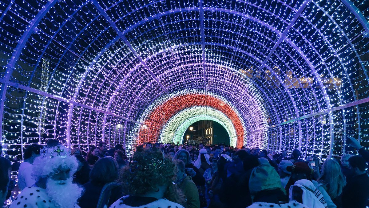Los magos acompañaron a Rosario del Mar por Almería.