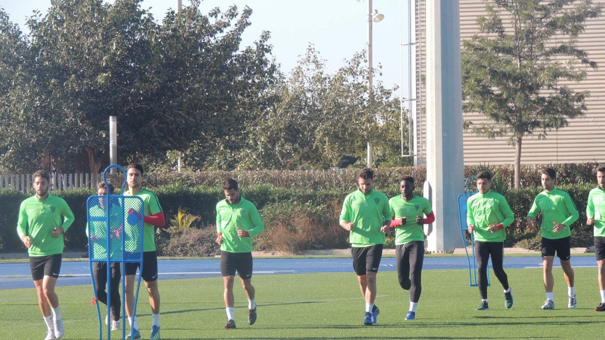Los titulares hicieron un entrenamiento de recuperación.